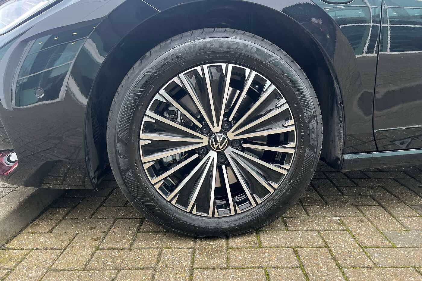 Volkswagen Passat 1.5 TSI eHybrid 272 Elegance 5dr DSG