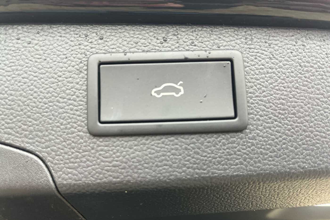 Volkswagen Passat 1.5 TSI eHybrid 272 Elegance 5dr DSG