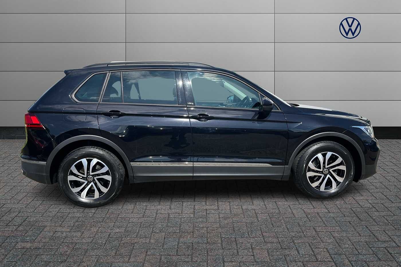Volkswagen Tiguan 1.5 TSI (150ps) Active EVO Manual 5 door